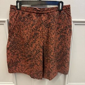 Lululemon Pace Breaker short lined 9” large